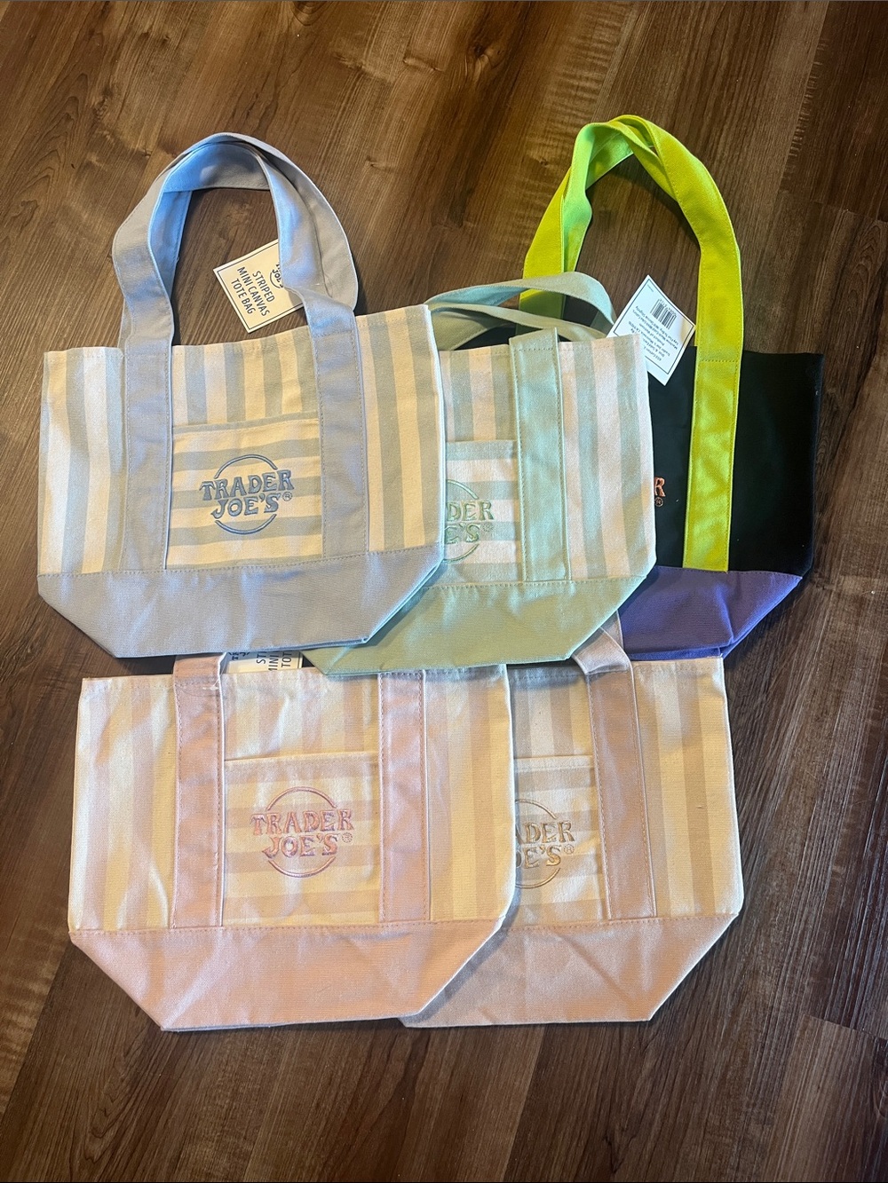 (Sold)Trader Joe’s tote bag(set of 5)